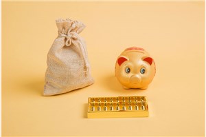 周大福(01929)宣布推出新品牌标志 计划未来5年策略性翻新所有门店