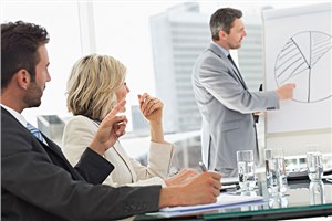 力杠苹果竞争！微软(MSFT.US)全面升级AI PC：Copilot融入Win11，软硬件齐发力