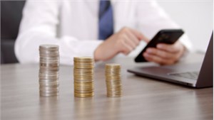 美元信用裂缝中，资金用脚投票：狂买铜等实物资产，逃离比特币